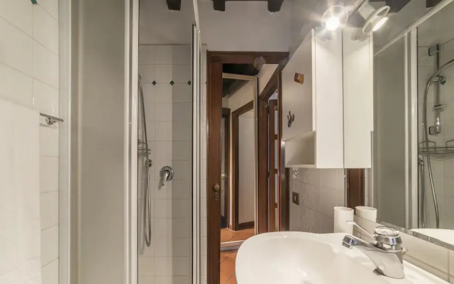 Stylish Flat Domus Aurea