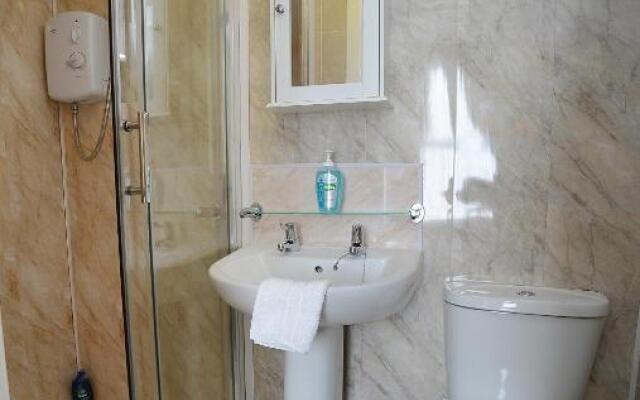 Lynmoore Guest House - BB