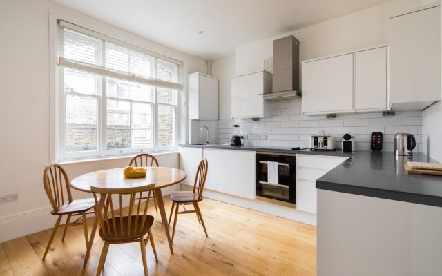 Hausd - Floral Street