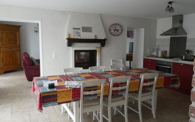 Gîte La Roche-sur-Yon, 5 pièces, 10 personnes - FR-1-426-157