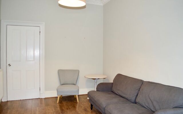 Spacious 2 Bedroom Apartment in Meadowbank