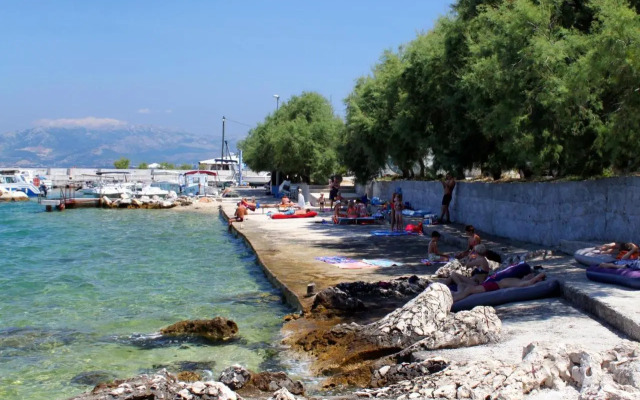 Apartments by the sea Arbanija, Ciovo - 4320