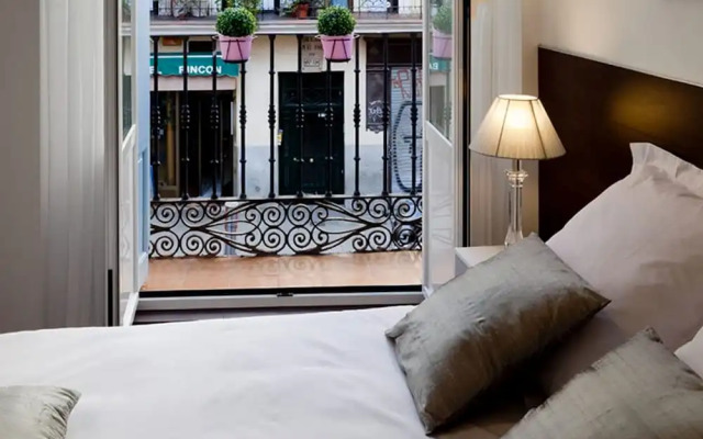 THC Latina Hostel