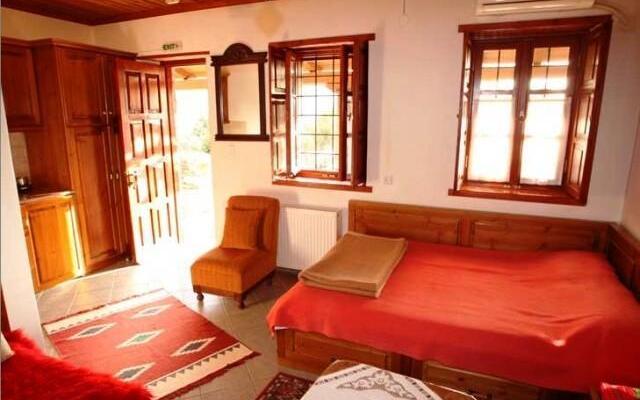 Astraka Guesthouse II