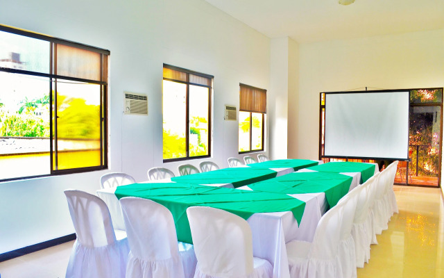 Hotel Pinares Plaza