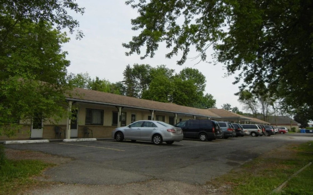 Holiday Motel