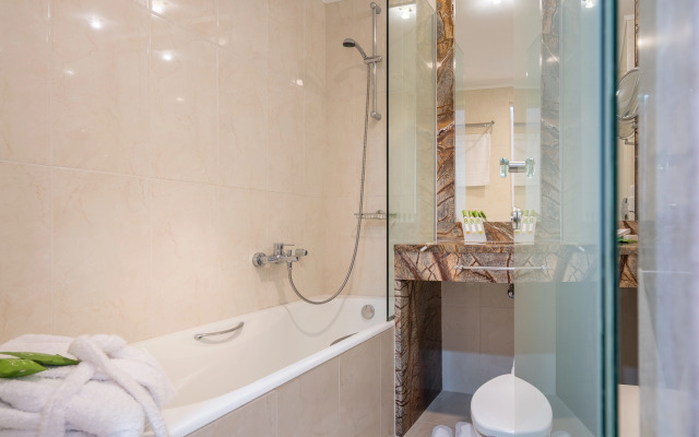 Galaxy Beach Resort, BW Premier Collection