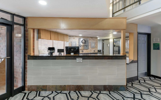 Quality Inn & Suites Mayo Clinic Area