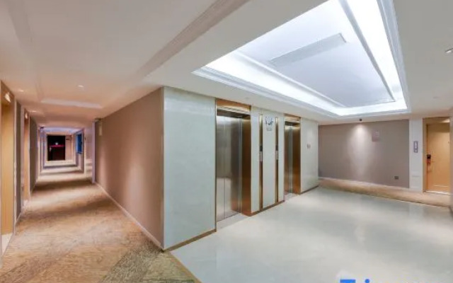 Vienna Hotel (Jinan Central Business District Branch)