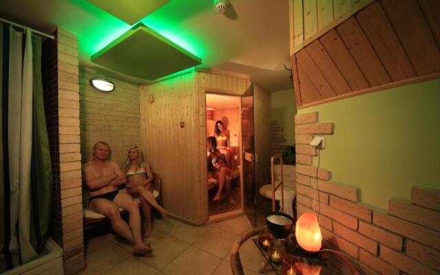 Napraforgó Wellness Ház és Panzió