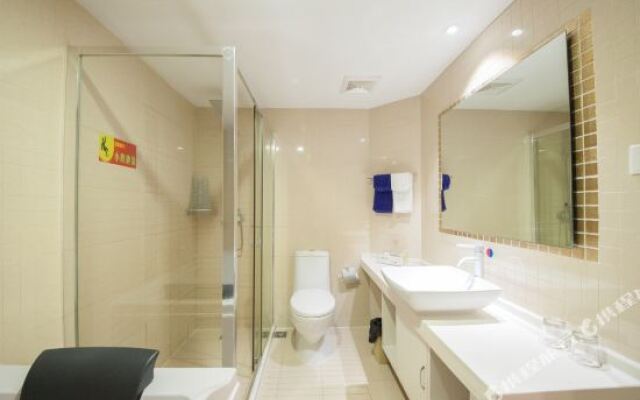 Donghu Hotel