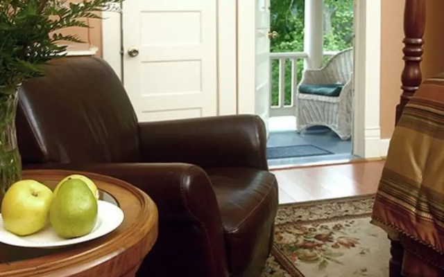 Heartstone Inn B&B & Cottages