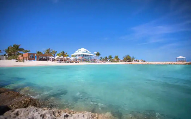 Palm Cay Beach Club & Marina