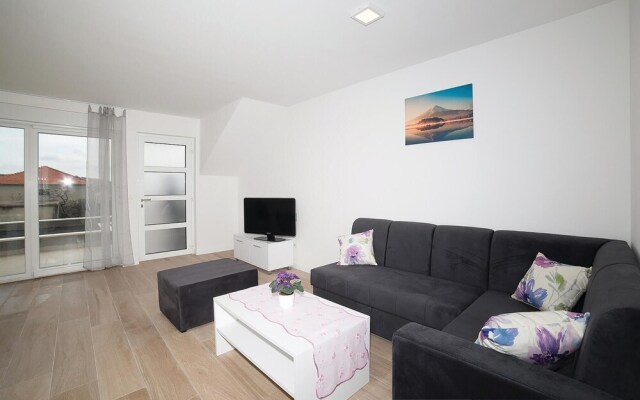 Nice Apartment in Trogir With 2 Bedrooms and Wifi