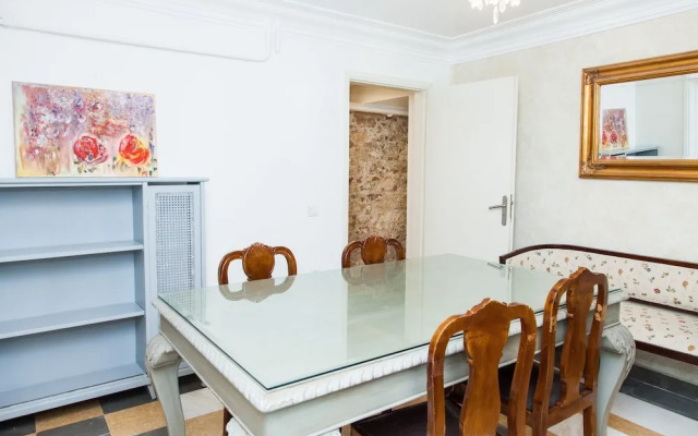 Chic Charming Central Athens Apt.