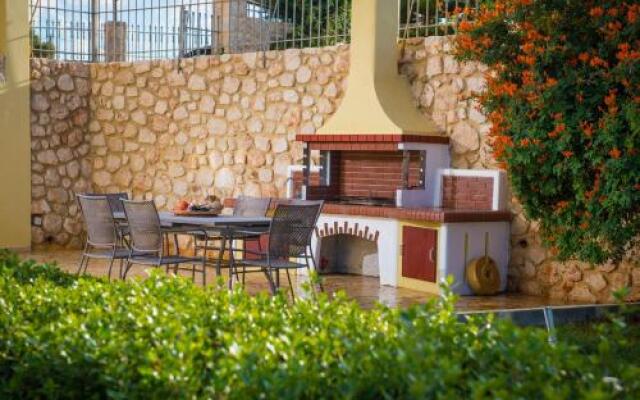 Sunshine Villa with Private Pool