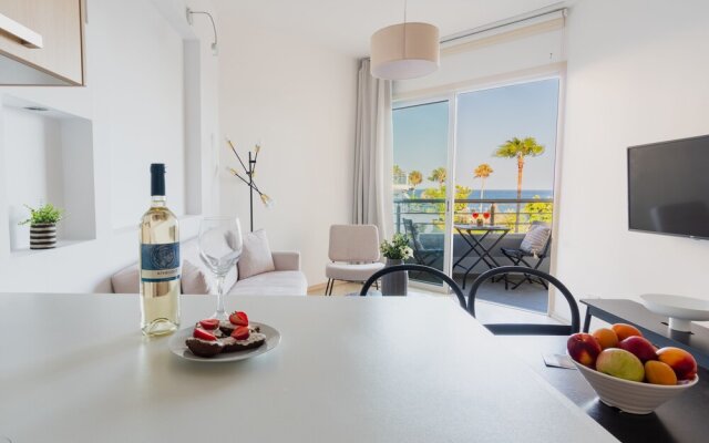 "sanders Ermitage on the Beach - Delightful 1-bedroom Apartment With Sea View"