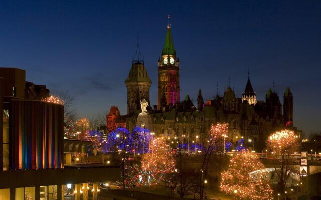 Holiday Inn Express & Suites Ottawa West - Nepean by IHG