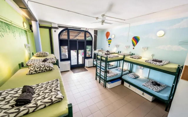 Island Hostel - Adults only