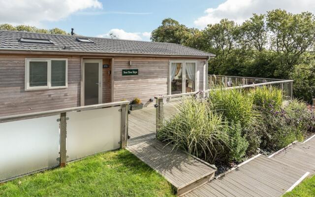 2 Tree Tops, Looe