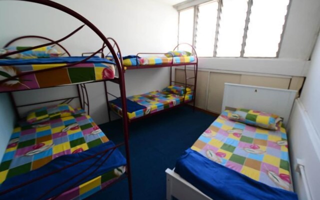 Submarine Guest House Central Market - Hostel