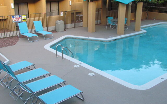 Travelodge by Wyndham Tucson Airport