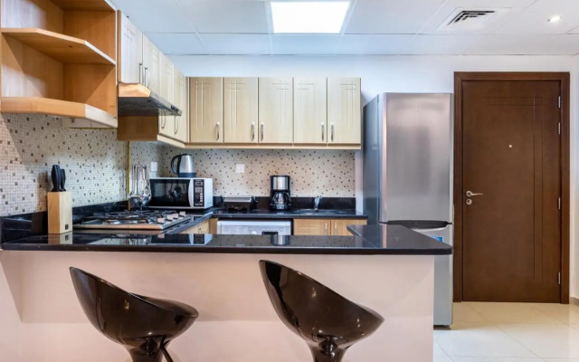 Live spacious 3BR - All En suite with Balcony