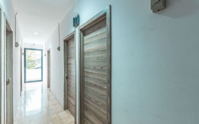 OYO 1491 Sandang Residence Near RS Patria IKKT
