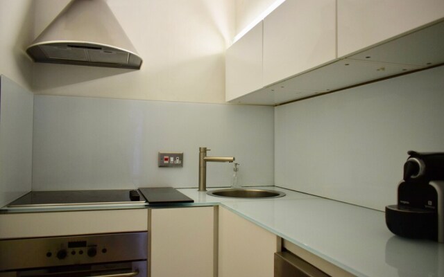 Elegant Mezzanine Studio Flat in Belsize Park