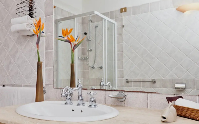 Residence con piscina a 250 mt dal mare