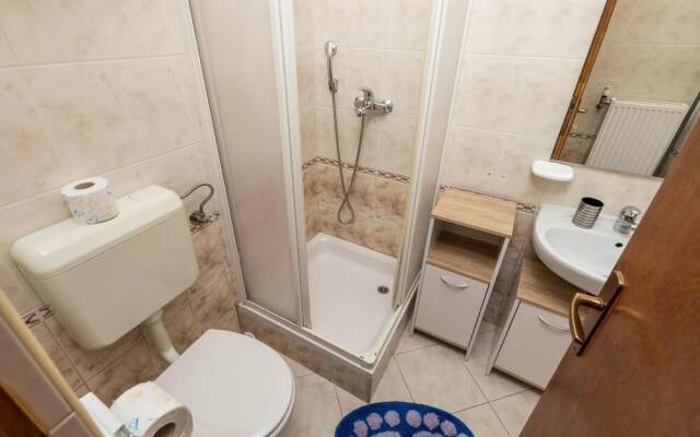 Stunning Apartment in Lopar With Wifi and 2 Bedrooms