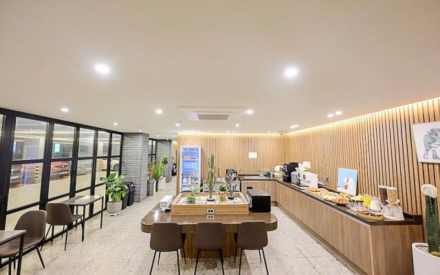 Mokpo H Avenue Hotel Peace Plaza
