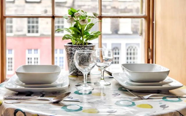 JOIVY Royal Mile Apartment for Two - Location, Location!