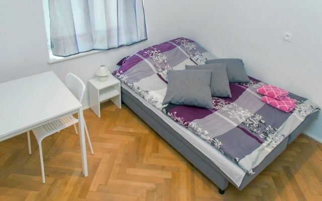 Metro Centrum Guest Rooms
