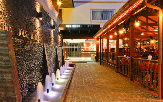 Inn House Hotel
