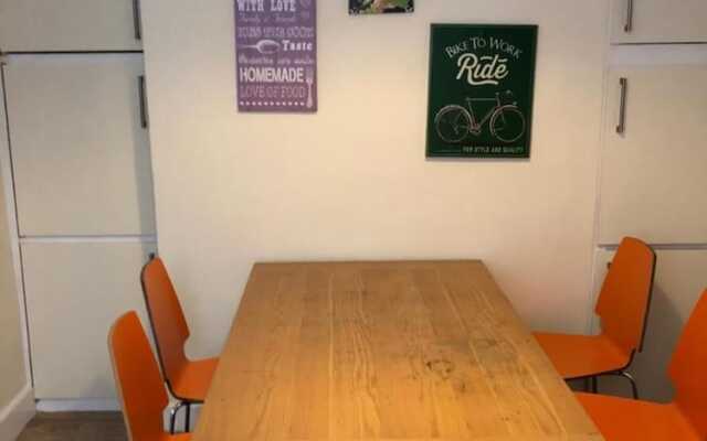 Large eight bedroom house