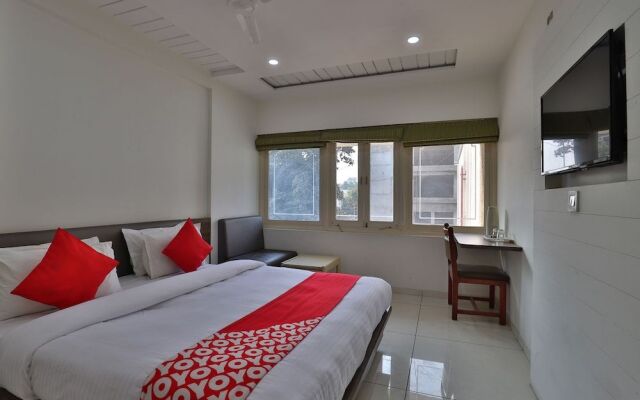 OYO 11543 Hotel Panchsheel