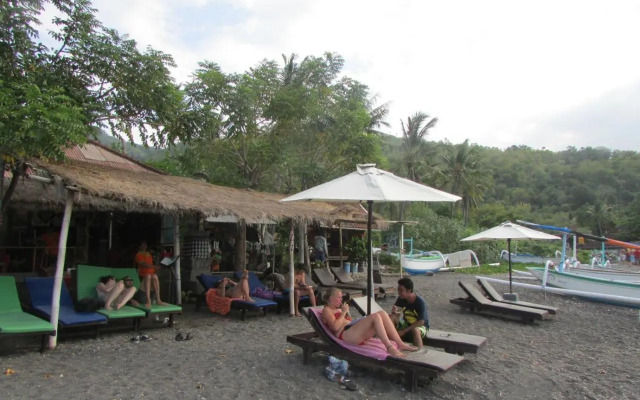 Warung Ombak Homestay