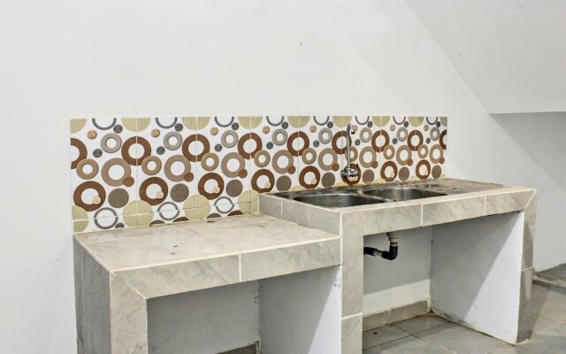 OYO Life 92509 Maulana Guest House Simpur