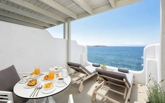 Blue Waves Suites & Apartments