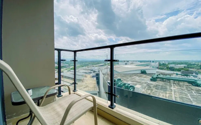 Tranquil Living 3BR Apartment Sky House BSD