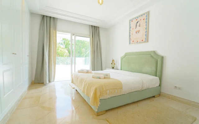 La Marina Secure Seaside With Pool