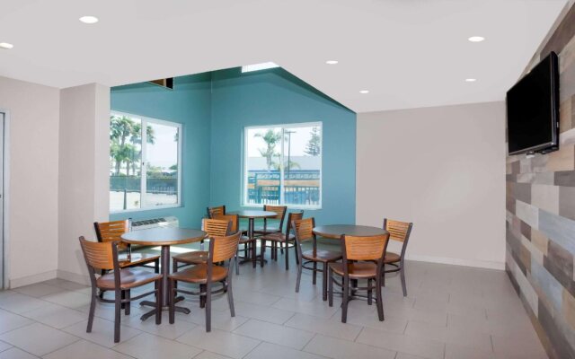 Super 8 San Diego/Imperial Beach