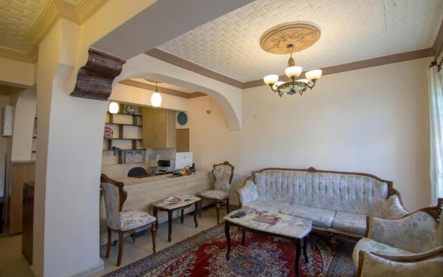 Kamelya Cave Hostel - Adults Only
