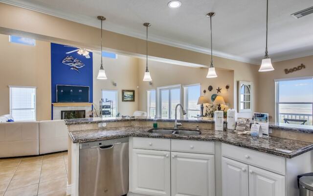 Beachfront Melody 4 Bedroom Home