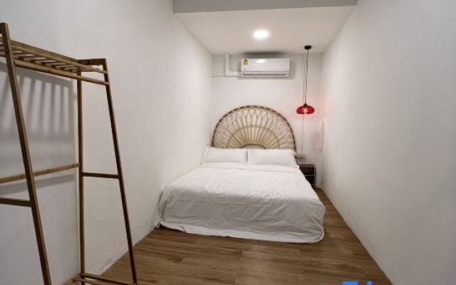 Roof Top 4Br Top Private Floor, China Town, Center