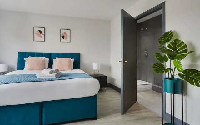 Reading Central Serviced Apartment by Viridian Apartments
