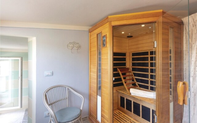 Beautiful Apartment in Viareggio With 3 Bedrooms, Jacuzzi and Sauna