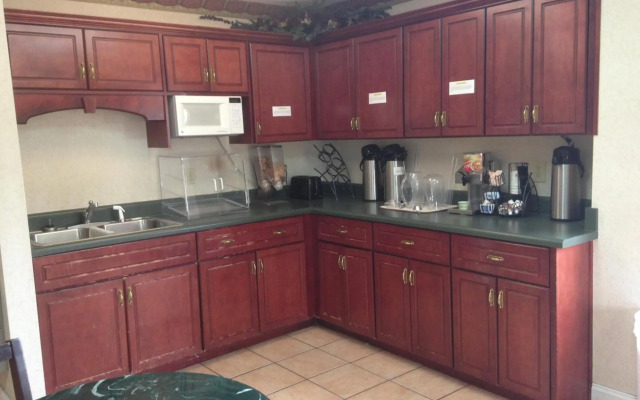 Country Hearth Inn & Suites Augusta