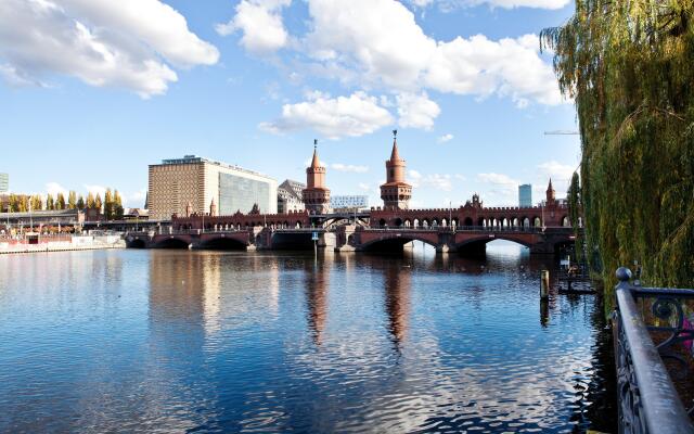 Hotel Indigo Berlin - East Side Gallery by IHG